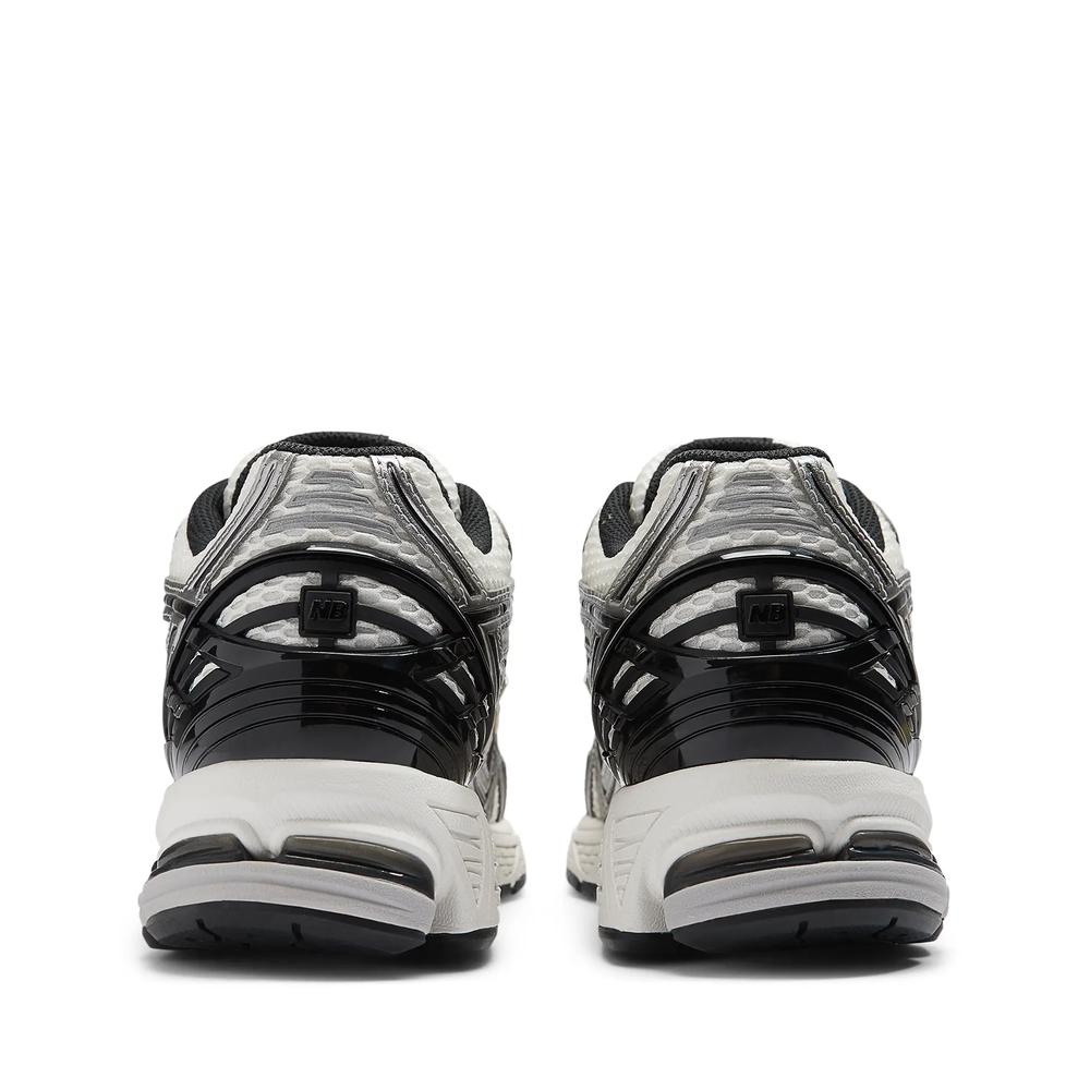 Topánky New Balance M1906RER - strieborné