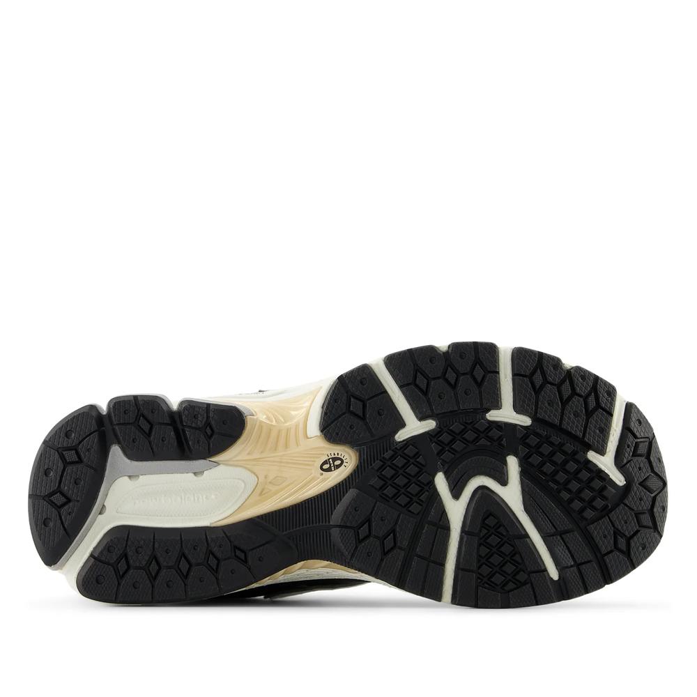 Topánky New Balance GC2002PO - čierne