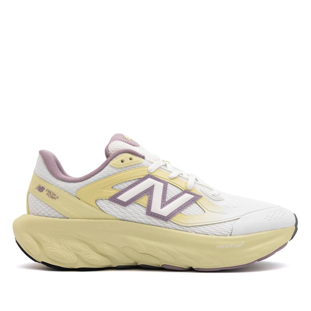 Topánky New Balance UTRNQB - biele