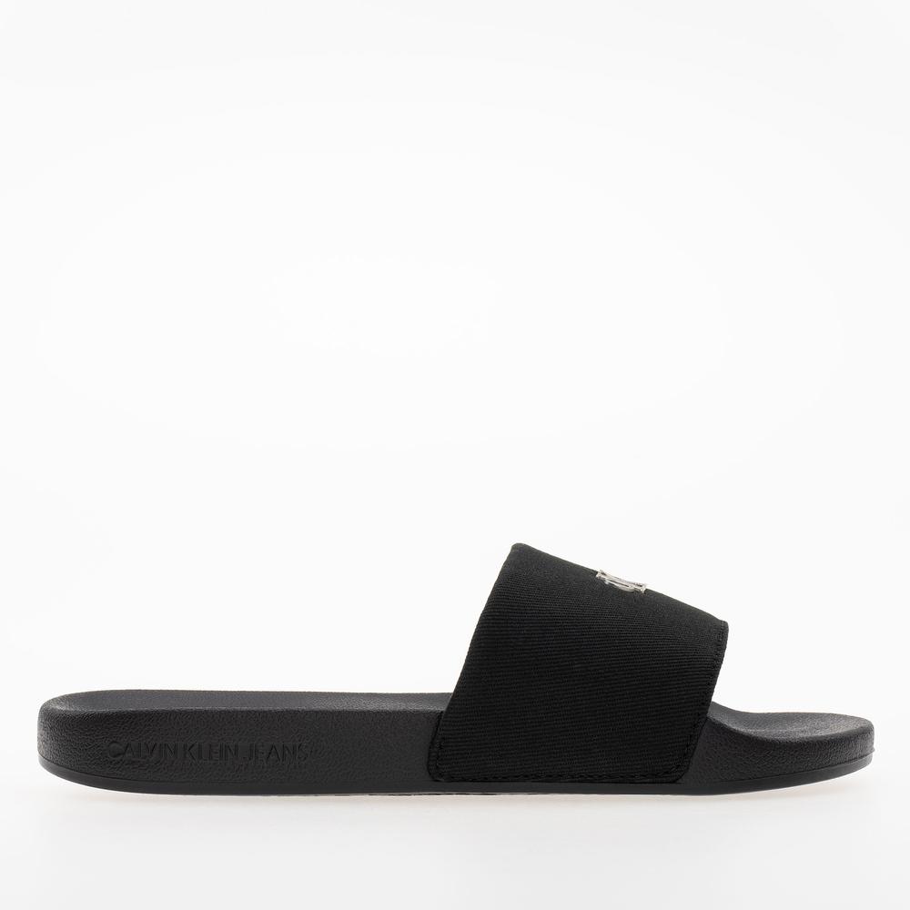 Klapky Calvin Klein Slide Monogram Hardware YW0YW01713-0GJ - čierne