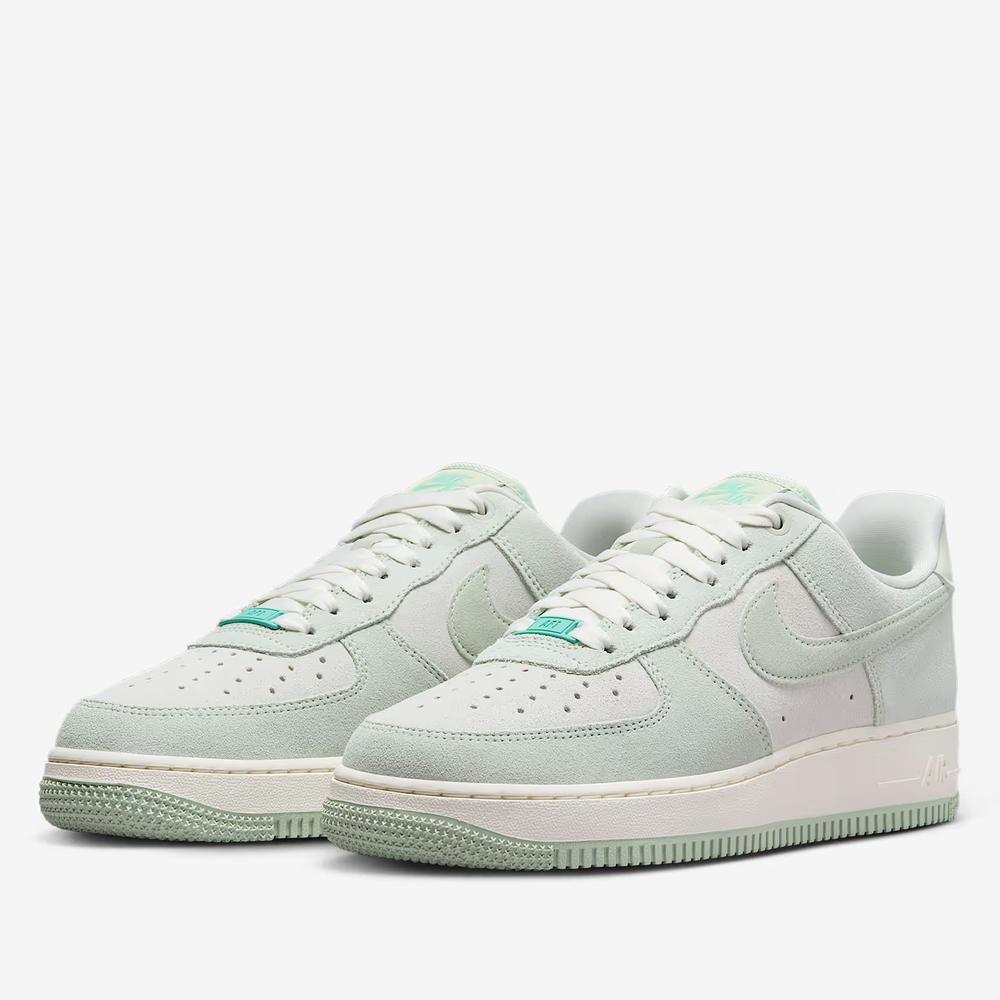 Dámske topánky Nike Air Force 1 '07 SE HQ1497-099 - zelené