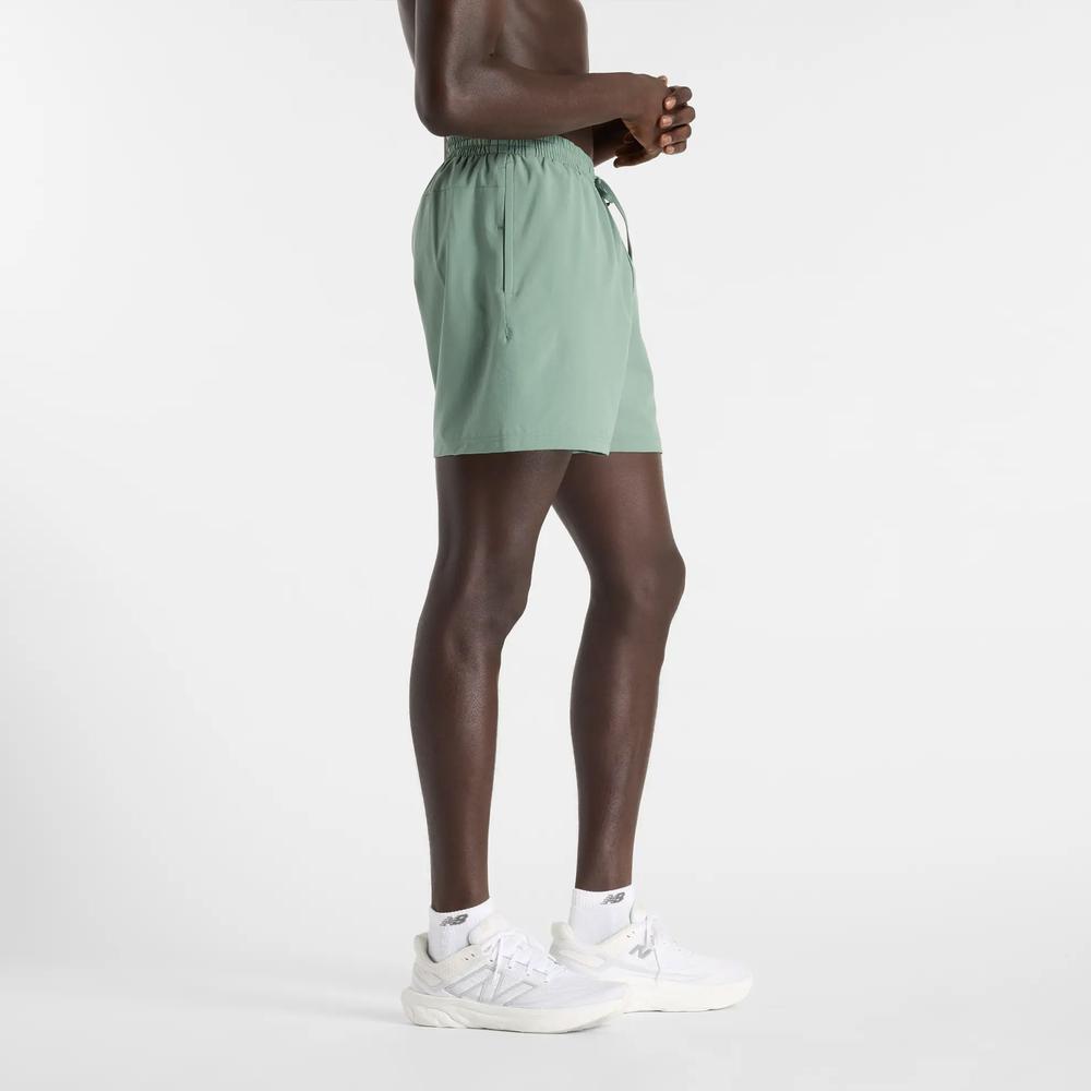 Pánske šortky New Balance MS41227DKJ - zelené