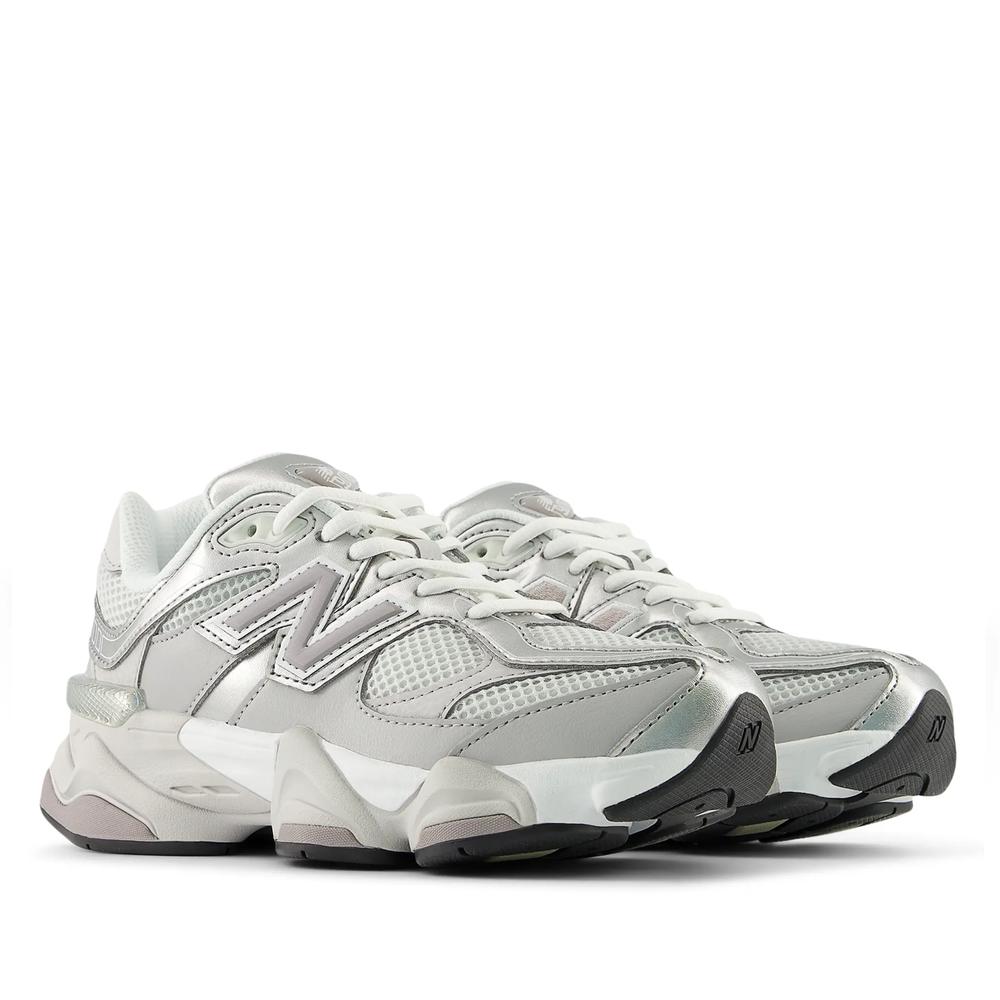 Detské topánky New Balance G90602LB - šedý