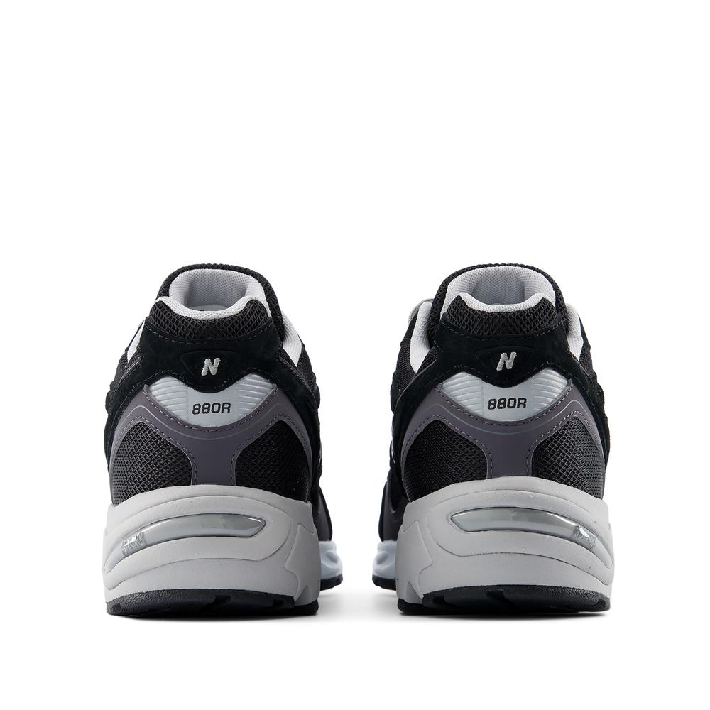 Unisex topánky New Balance U880R8EU - čierne