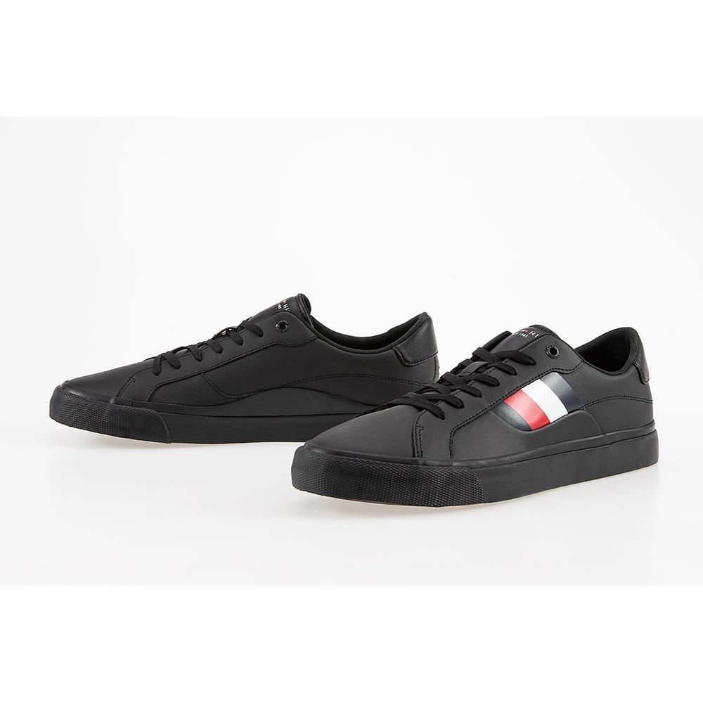 Topánky Tommy Hilfiger Signature Detailing Leather Trainers FM0FM04140-BDS - čierne
