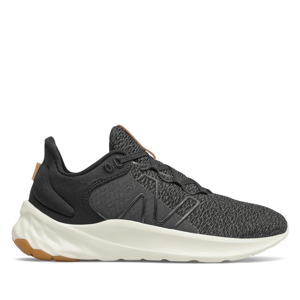 Topánky New Balance Fresh Foam Roav v2 WROAVLK2 - čierne