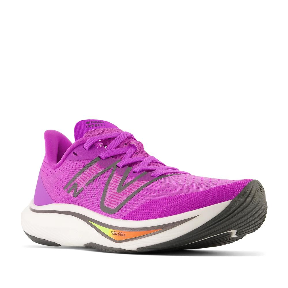 Topánky New Balance FuelCell Rebel v3 WFCXCR3 - ružové