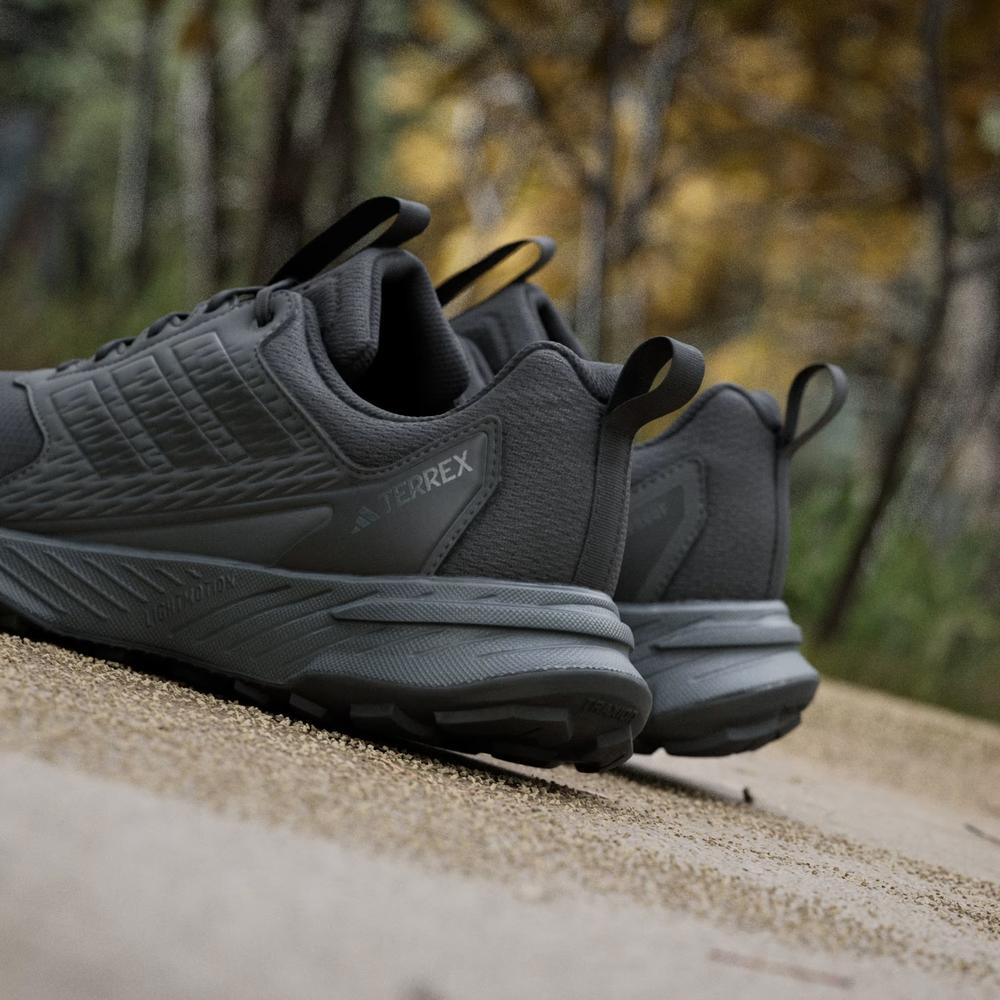 Topánky pánske adidas Terrex Tracefinder 2 Climaproof JI0274 - čierne