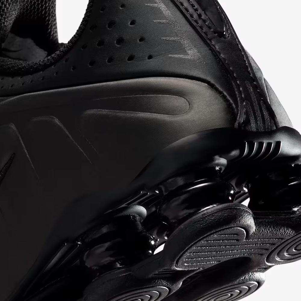 Detské topánky Nike Shox R4 CW2626-003 - čierne