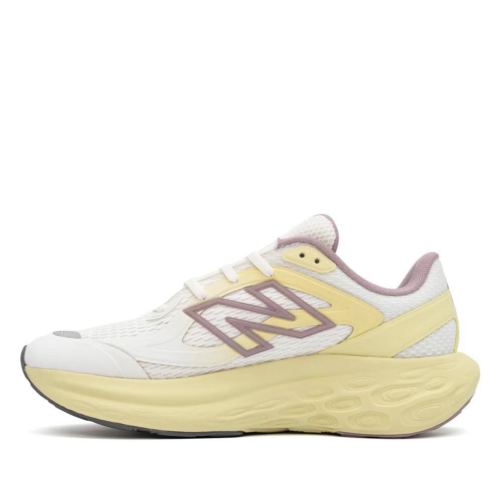 Topánky New Balance UTRNQB - biele