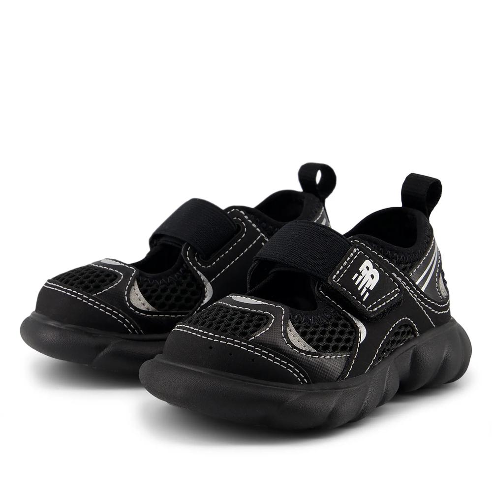 Detské sandále New Balance I230666 - čierne