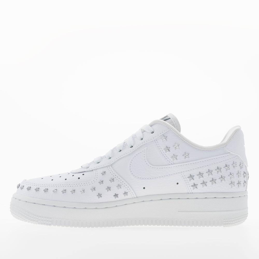 Dámske topánky Nike Air Force 1 '07 XX Studded AR0639-100 - biele
