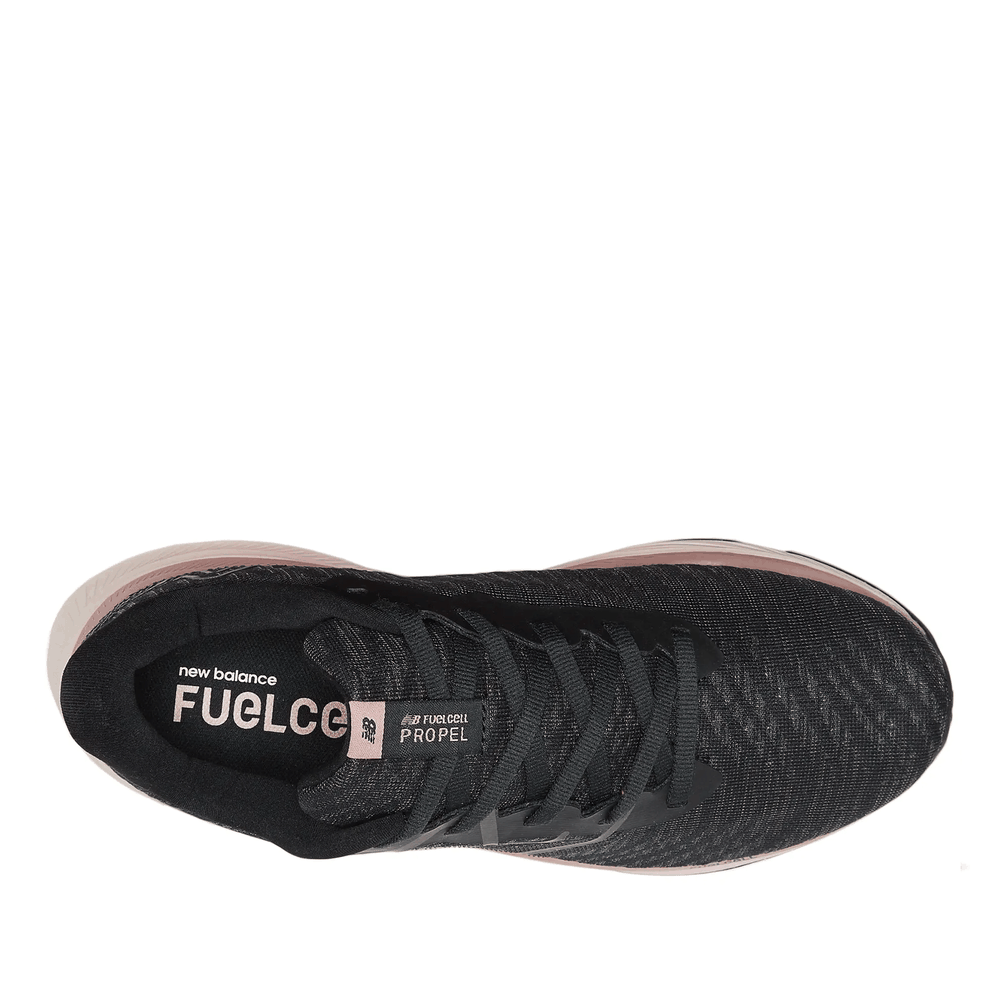Topánky New Balance FuelCell Propel v4 WFCPRCK4 - čierne