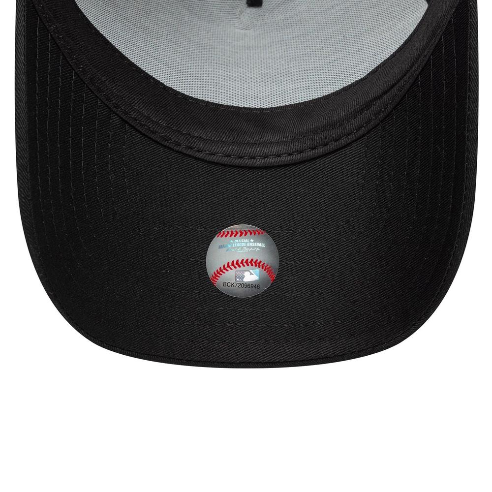 Čiapka New Era New York Yankees MLB Metallic 9FORTY E-Frame 60771870 - čierne