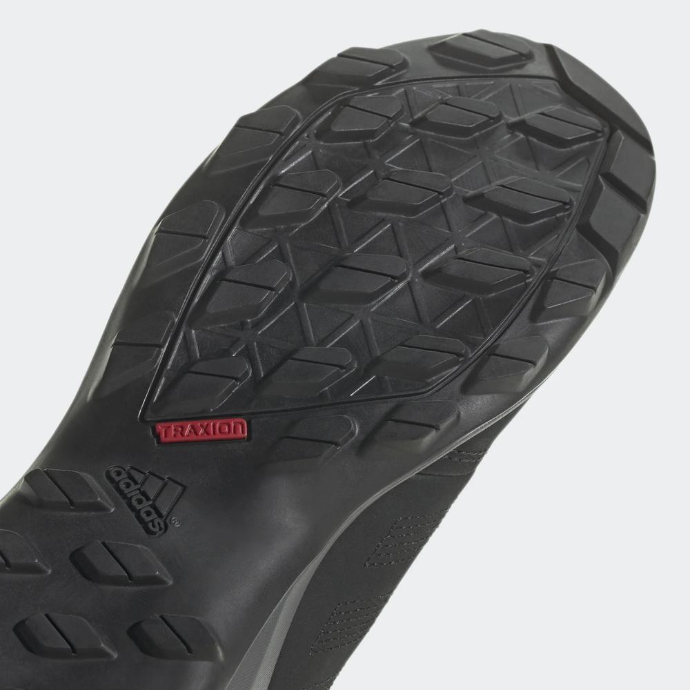 Topánky adidas Daroga Plus Lea New GW3614 - čierne