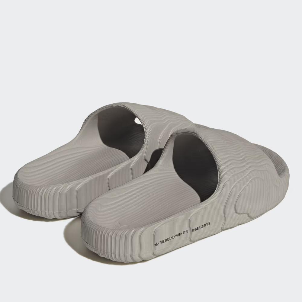 Klapky adidas Adilette 22 HQ4670 - hnedé