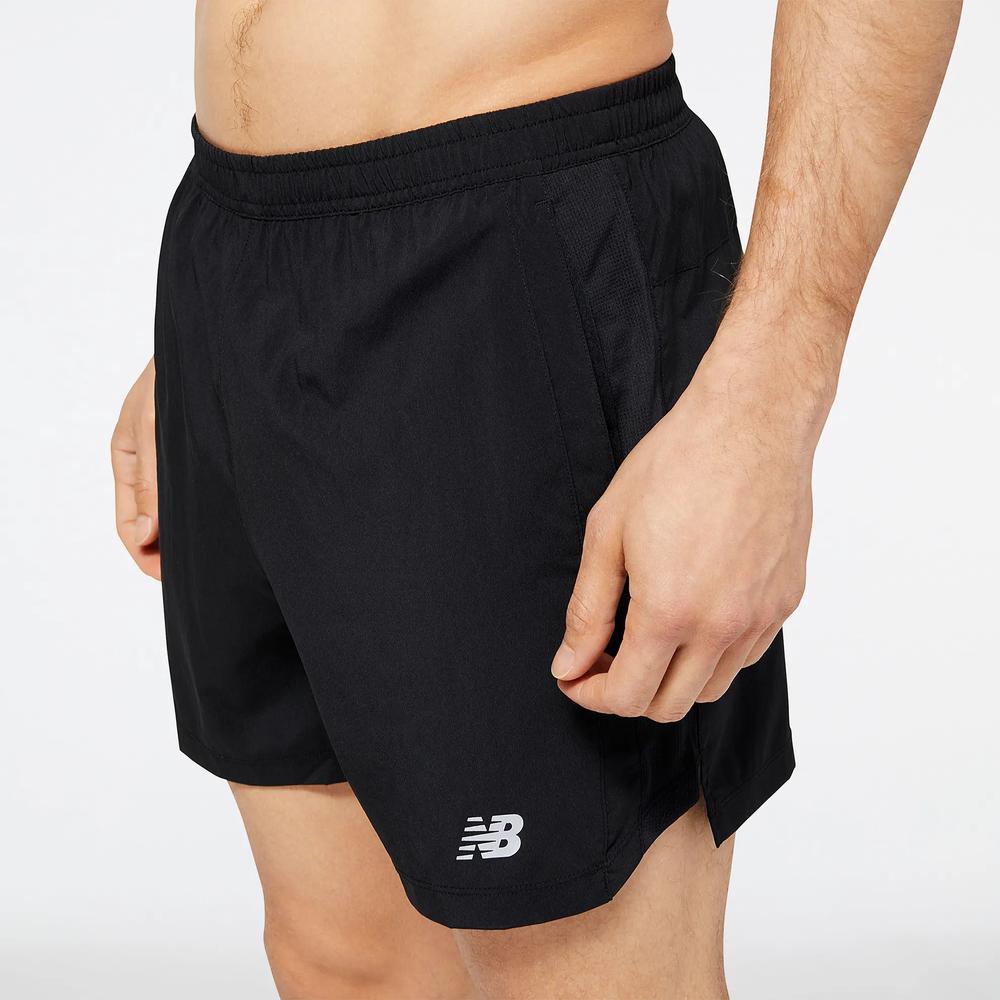 Pánske šortky New Balance MS23228BK – čierne