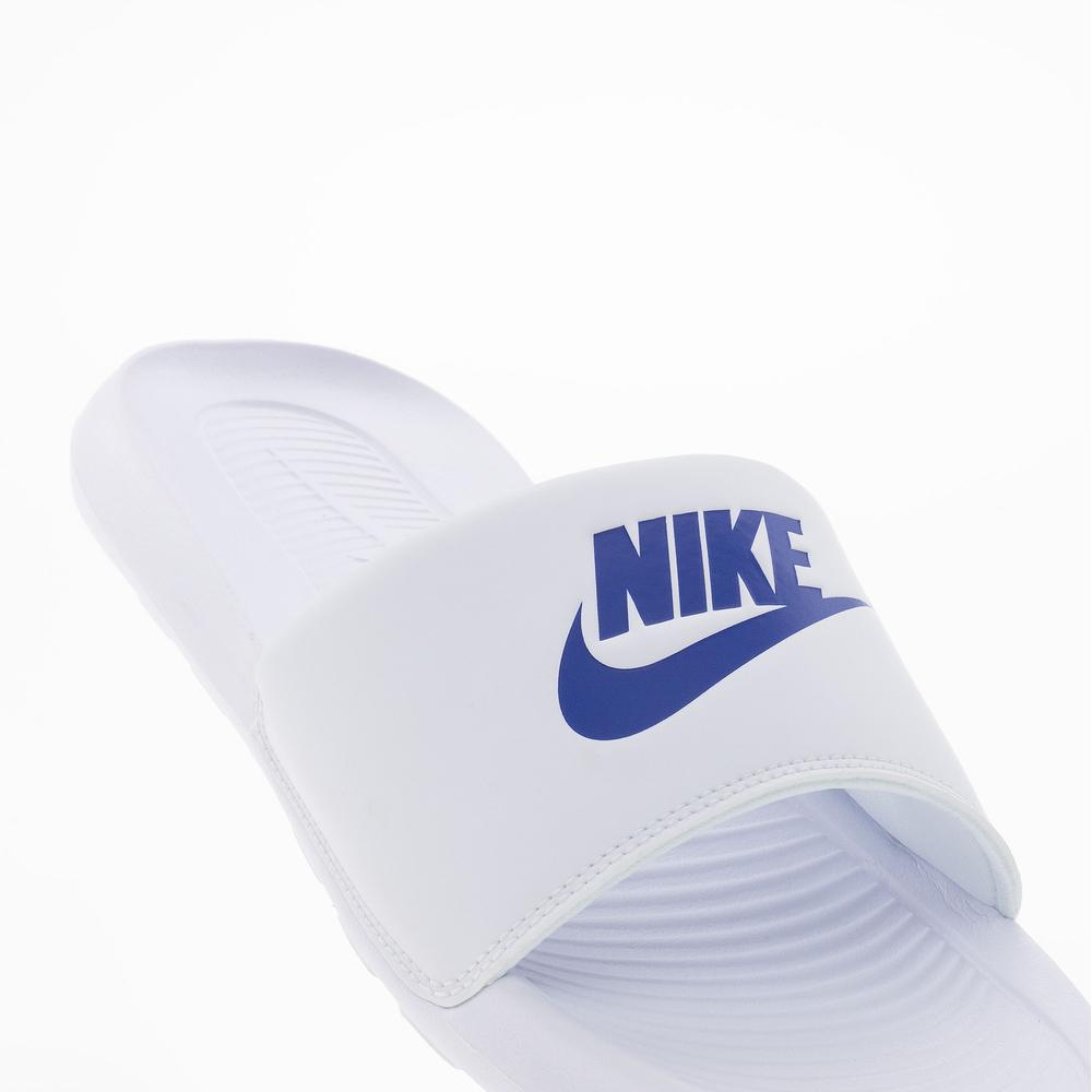 Klapky Nike Victori One CN9675-102 - biele