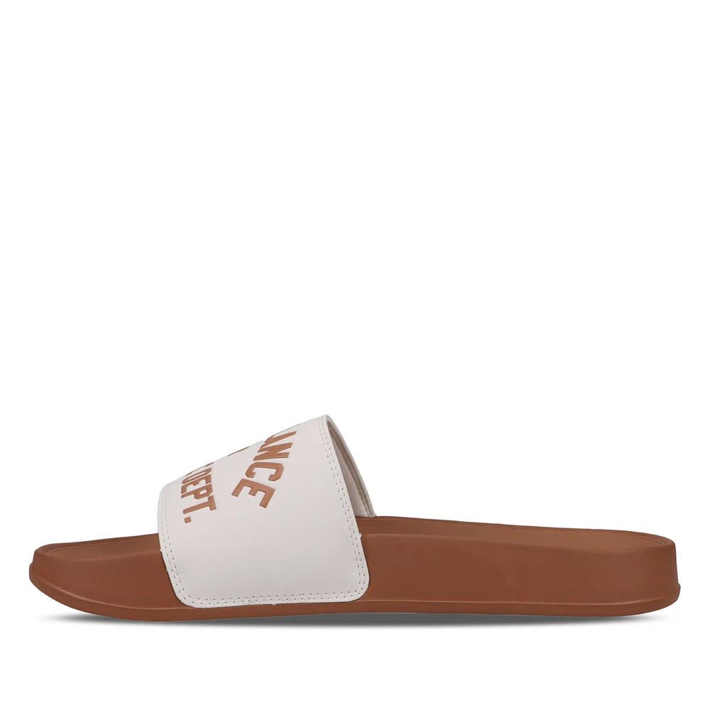 Šľapky New Balance SMF200L3 - hnedé