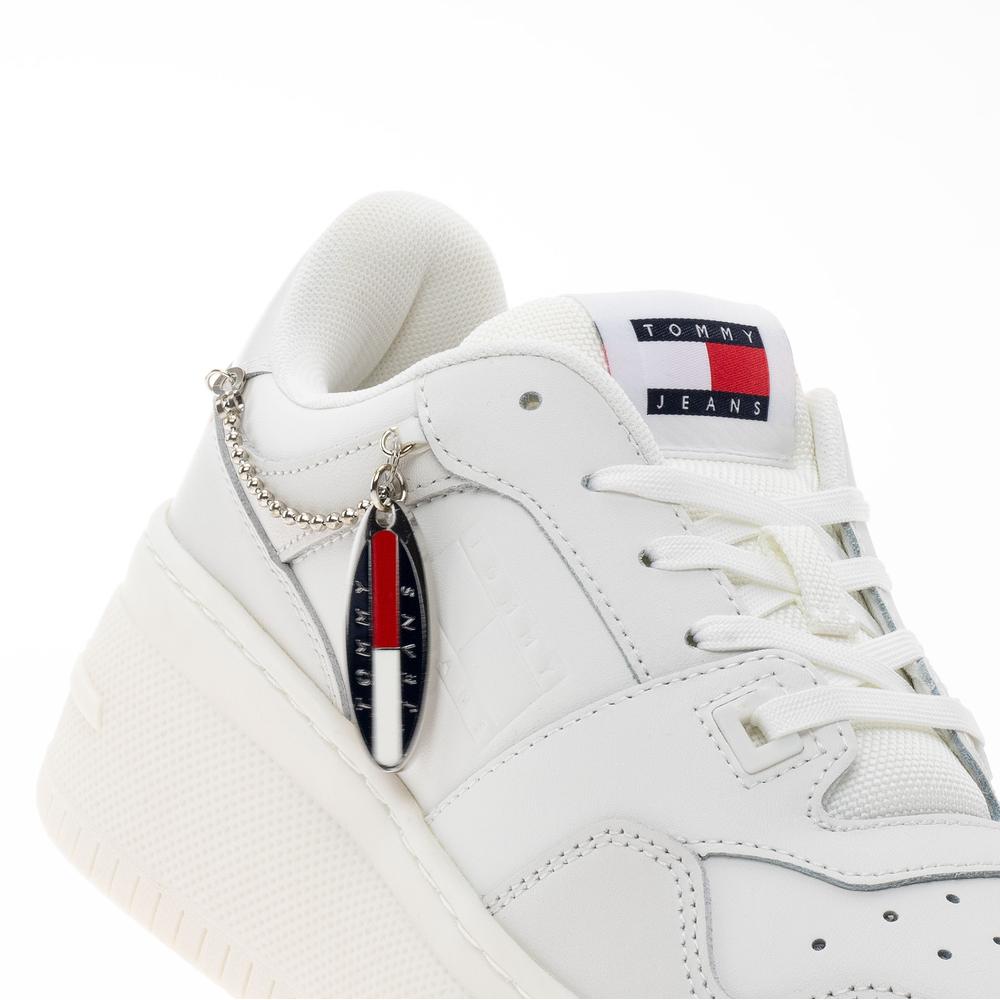 Topánky Tommy Jeans TJW Retro Flatform Charm EN0EN02421-YBL - biele
