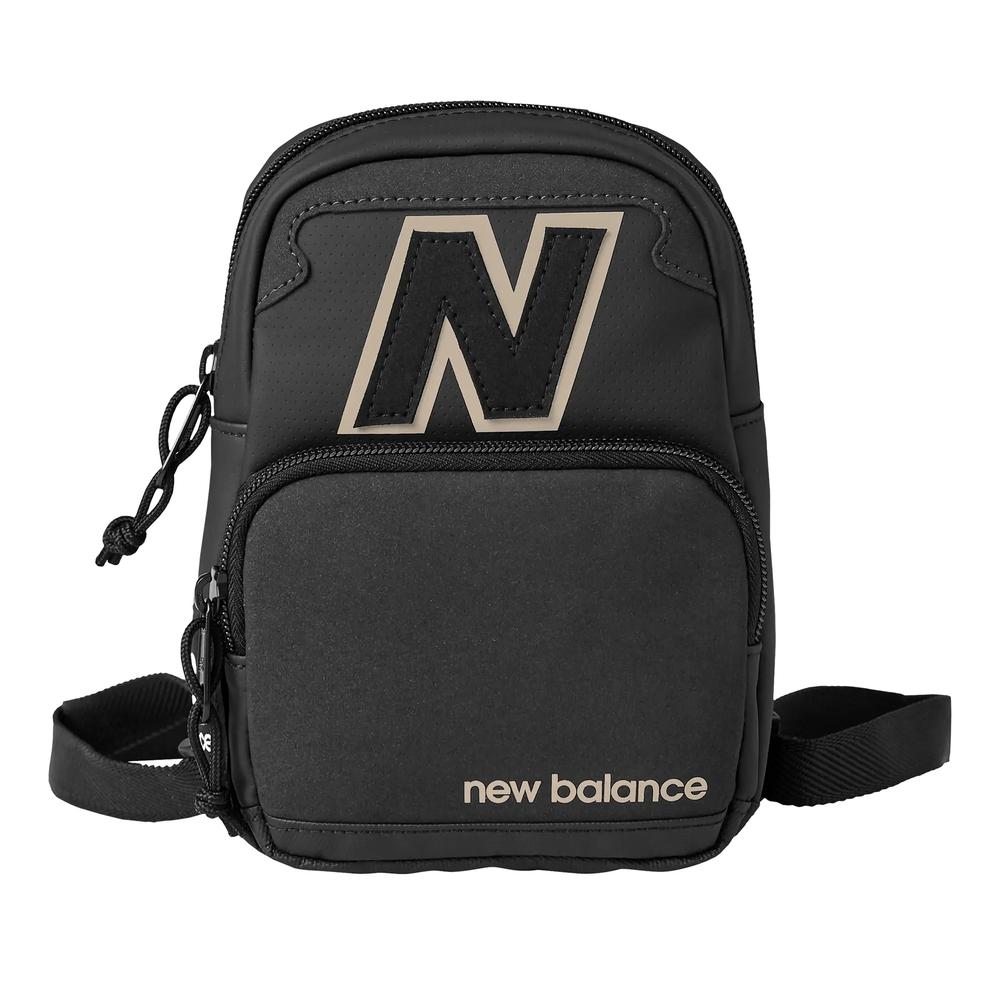 Sachetka New Balance LAB23029BKK - čierna