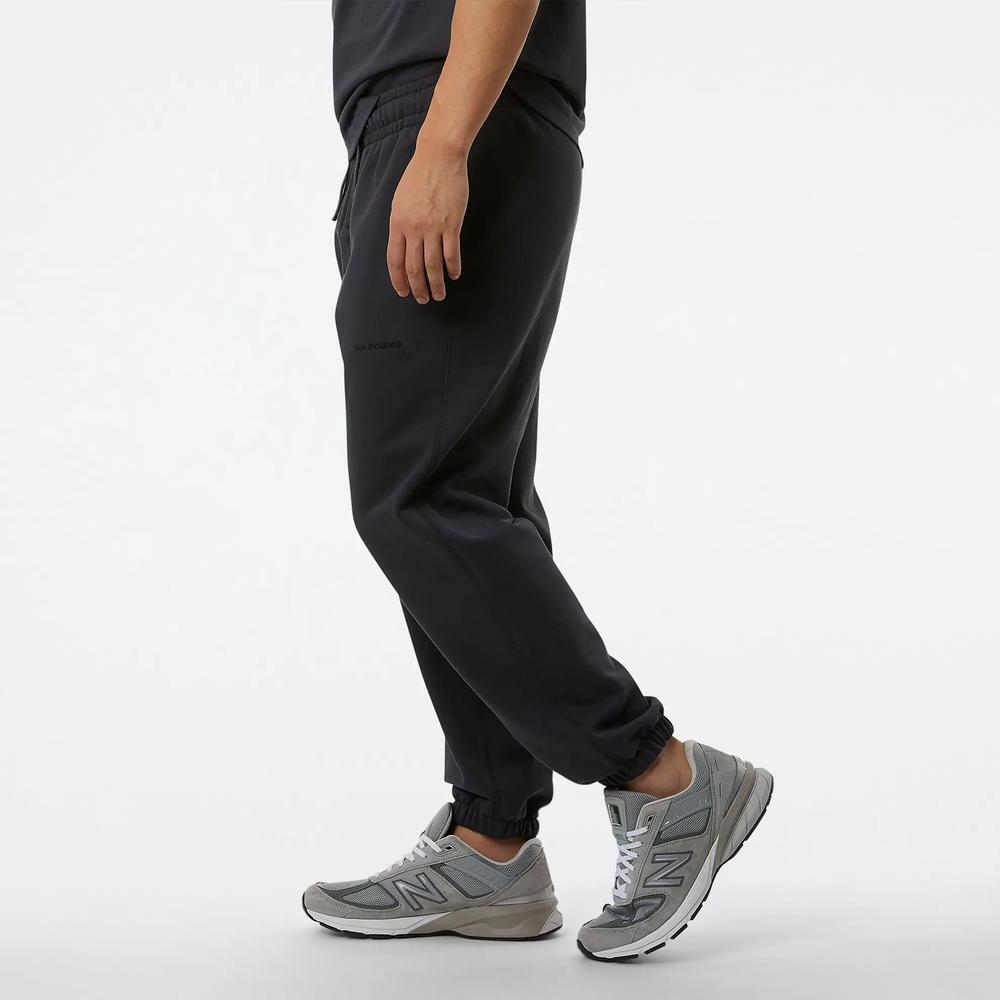 Dresové nohavice New Balance MP23551PHM - čierne
