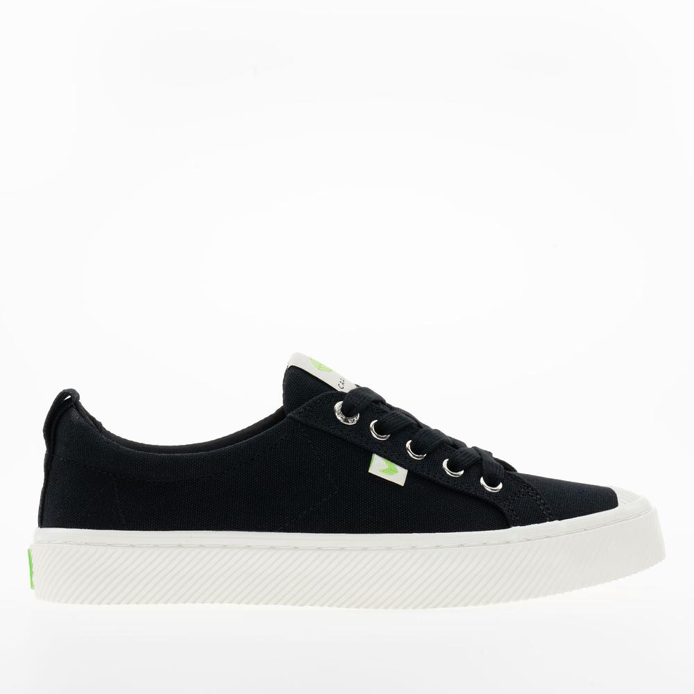 Dámske topánky Cariuma Oca Low 100103B01 - čierne