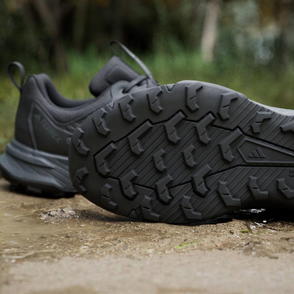 Topánky pánske adidas Terrex Tracefinder 2 Climaproof JI0274 - čierne