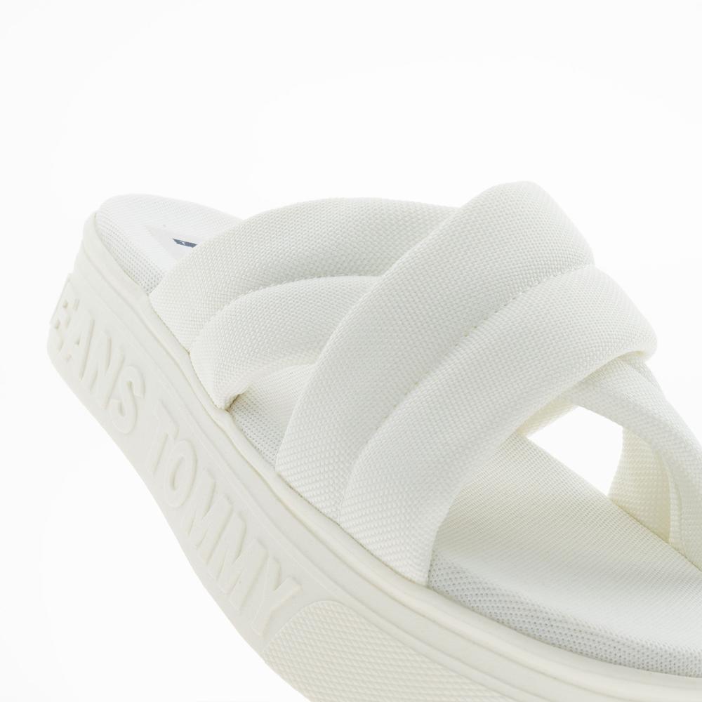 Klapky Tommy Jeans Lettering Flatform EN0EN02465-YBL - biele