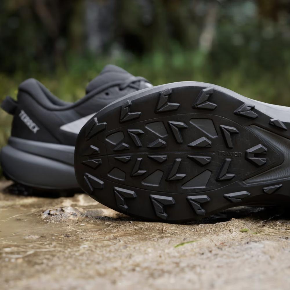 Topánky pánske adidas Terrex Tracefinder Plus JQ1955 - čierne