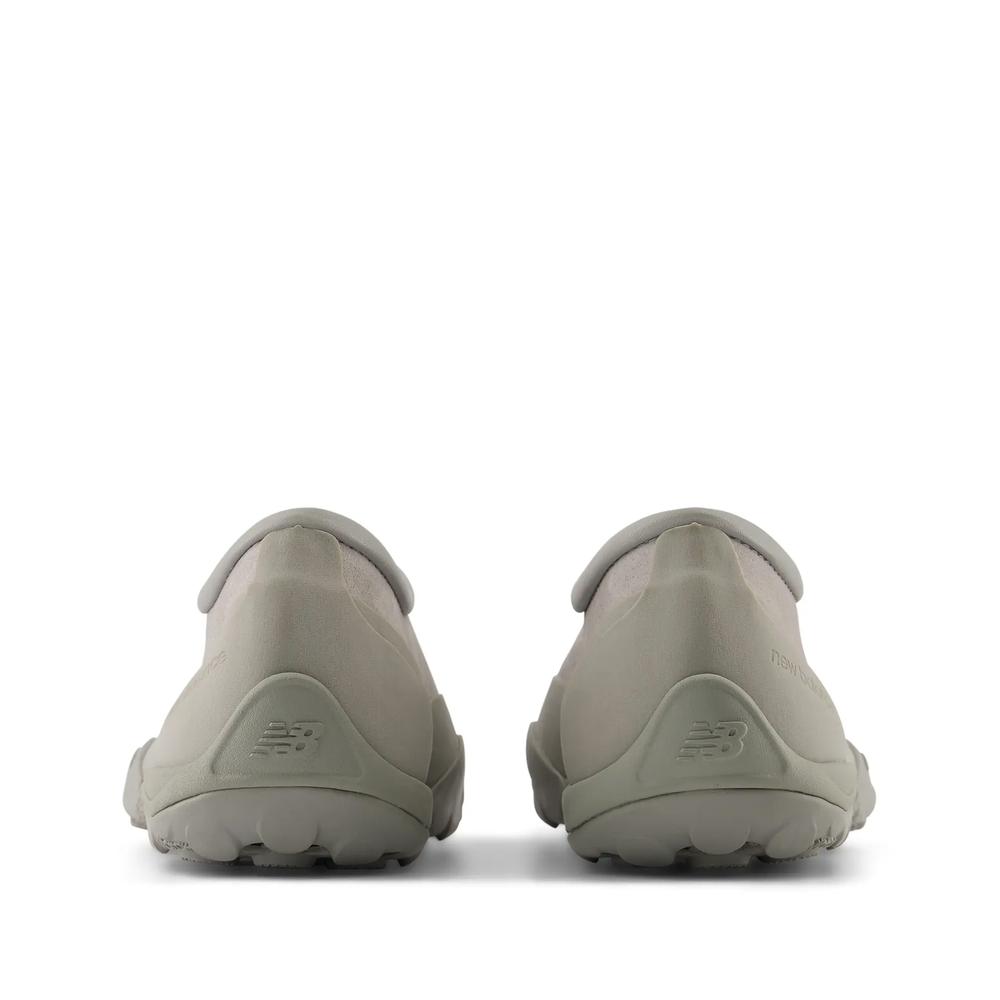 Unisex topánky New Balance Minimus MT10T8WQ - šedý