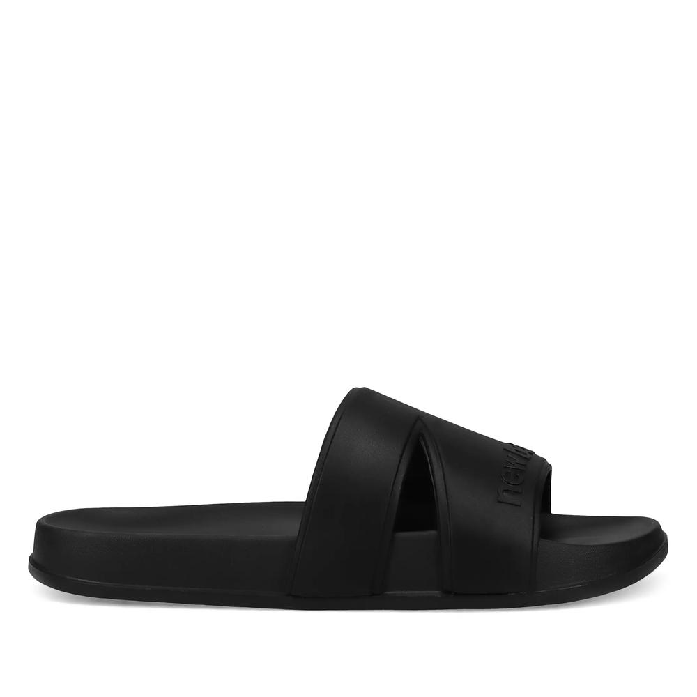 Klapky New Balance SUF20SA1 - čierne