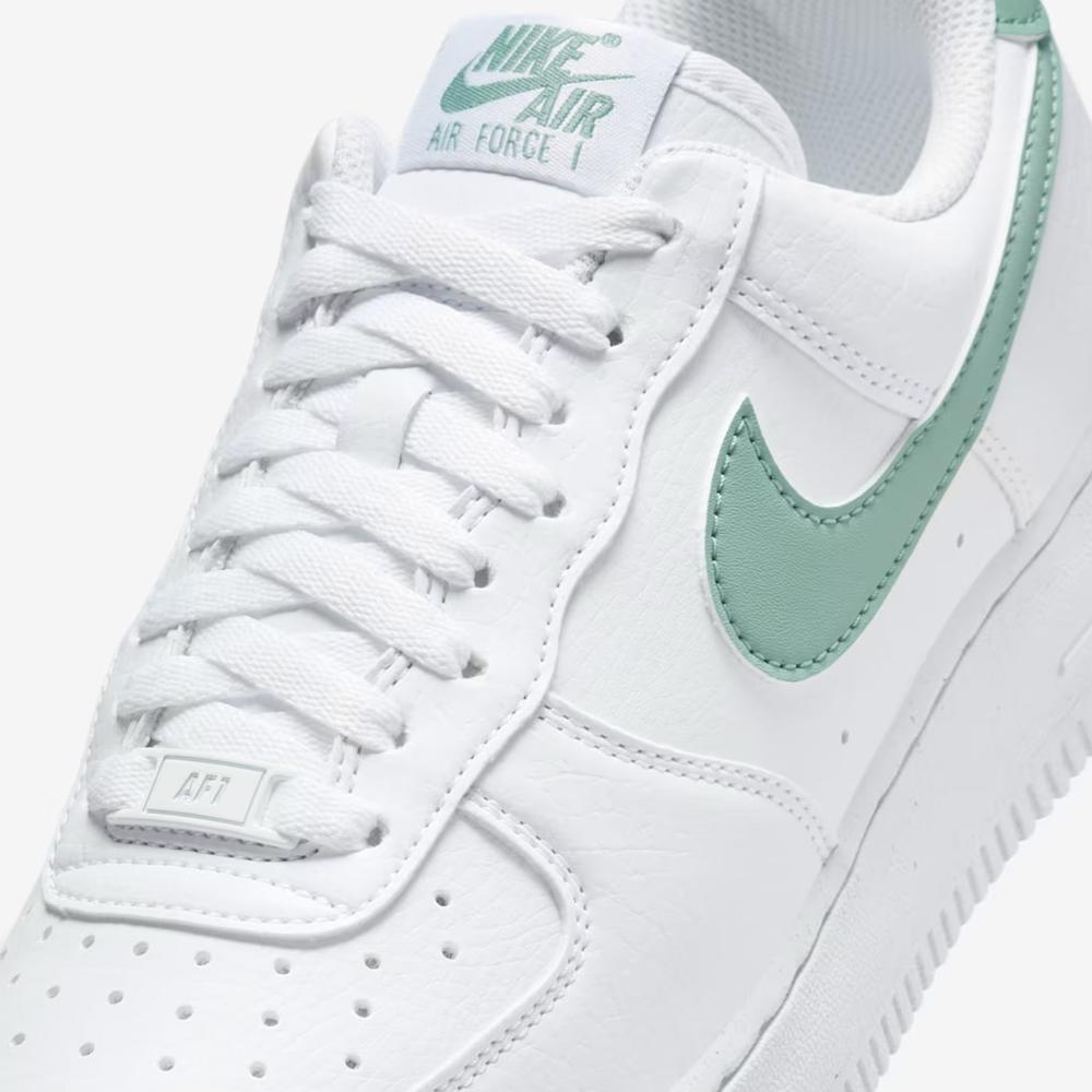 Dámske topánky Nike Air Force 1 '07 Next Nature DV3808-112 - biele