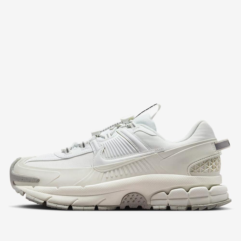 Dámske topánky Nike Zoom Vomero Roam HV6410-100 - biele