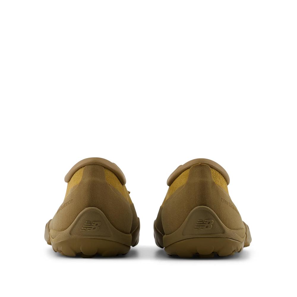 Unisex topánky New Balance Minimus MT10T9CZ - hnedé