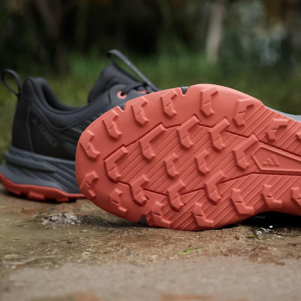 Topánky pánske adidas Terrex Tracefinder 2 Climaproof JR9134 - čierne