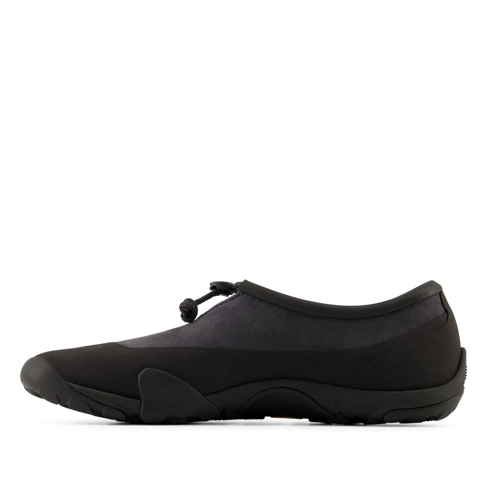 Unisex topánky New Balance Minimus MT10T364 - čierne