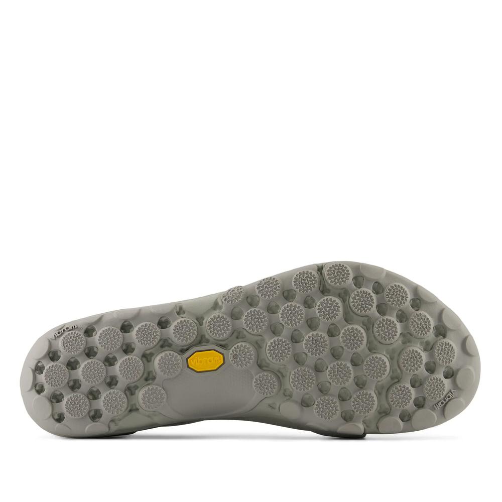 Unisex topánky New Balance Minimus MT10T8WQ - šedý