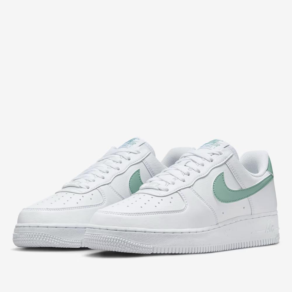 Dámske topánky Nike Air Force 1 '07 Next Nature DV3808-112 - biele