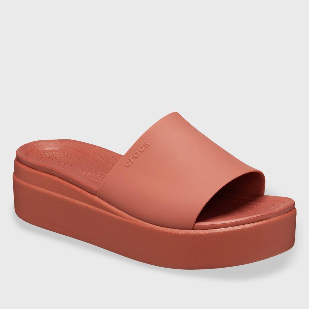 Klapky Crocs Brooklyn Slide 208728-2DT - hnedé