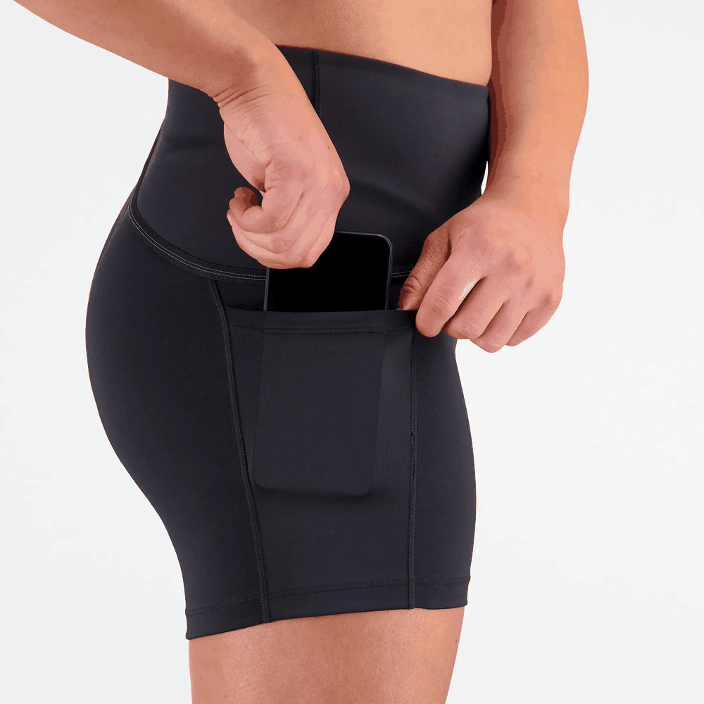 Dámske šortky New Balance WS31289BK - čierne