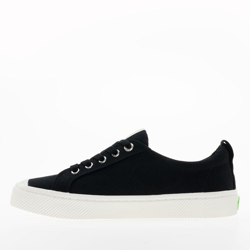 Dámske topánky Cariuma Oca Low 100103B01 - čierne
