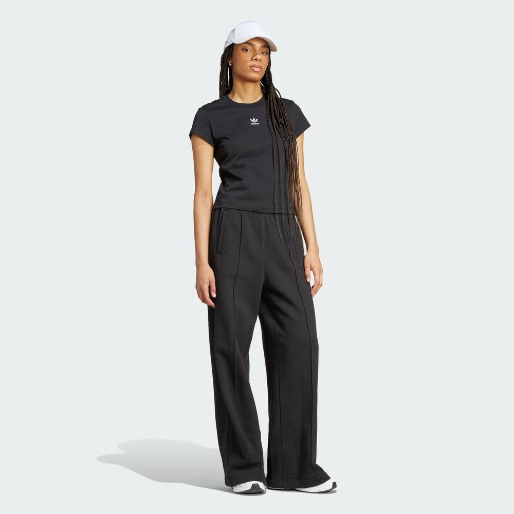 Tričko adidas Essentials Slim IW5707 - čierne