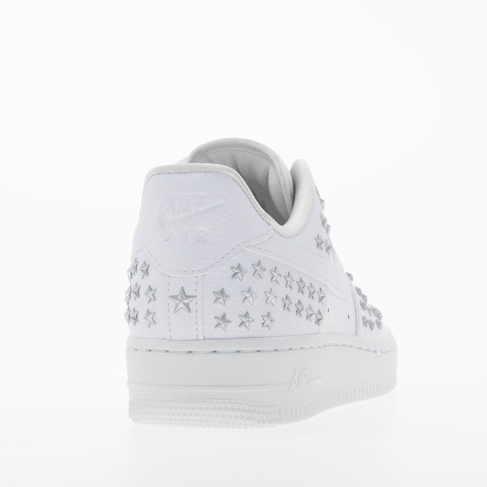 Dámske topánky Nike Air Force 1 '07 XX Studded AR0639-100 - biele