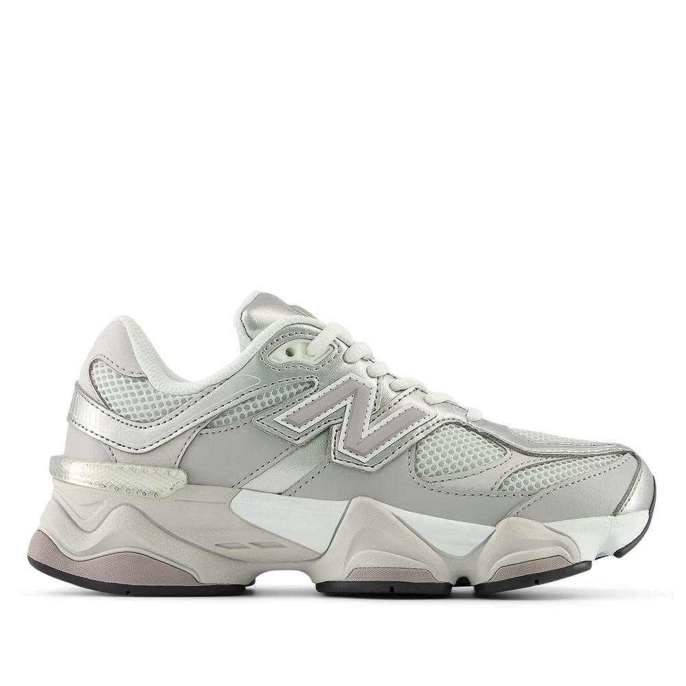 Detské topánky New Balance G90602LB - šedý