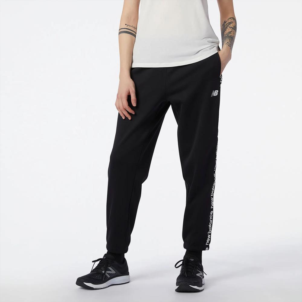 Dámske nohavice New Balance WP13176BK – čierne