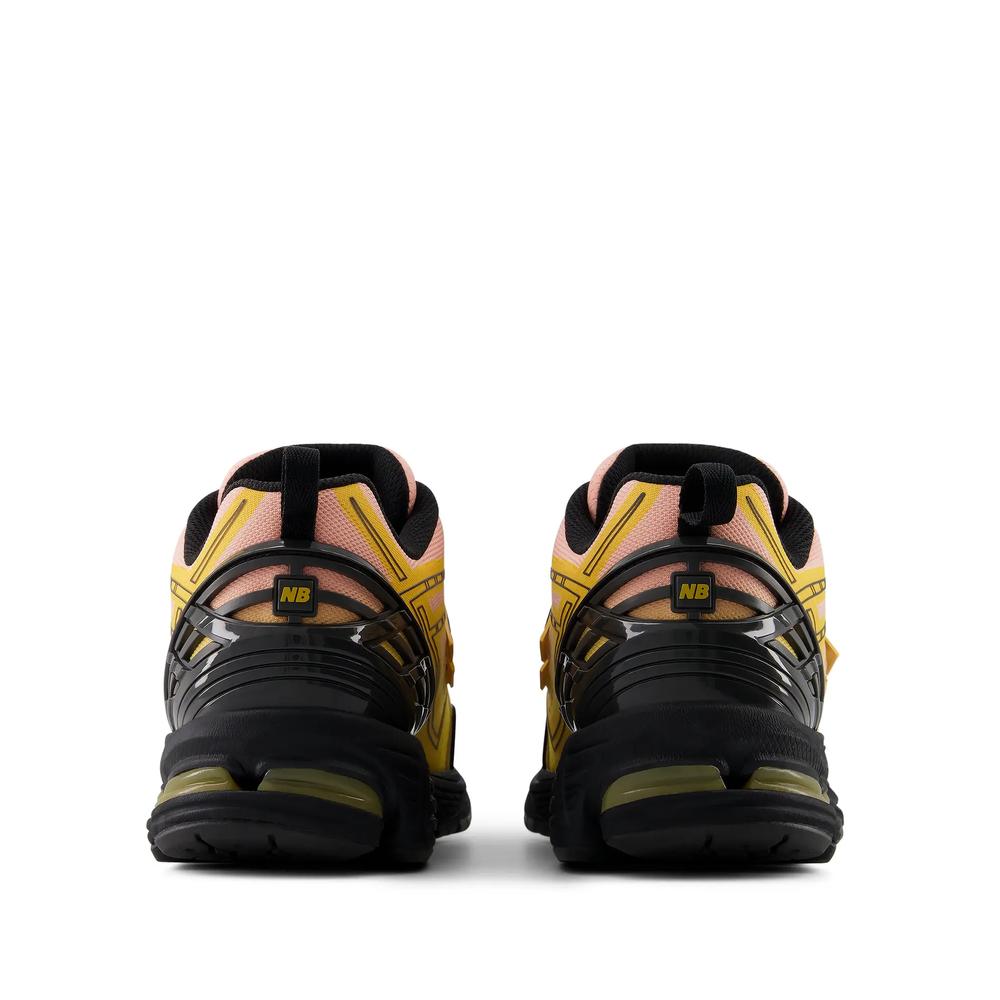 Unisex topánky New Balance U1906596 - pomarančové
