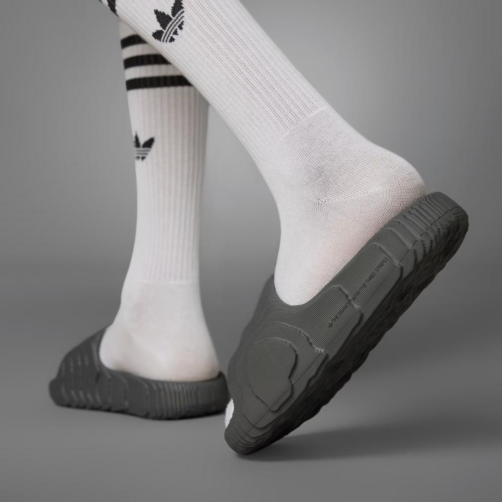 Klapky adidas Adilette 22 HP6522 - šedý