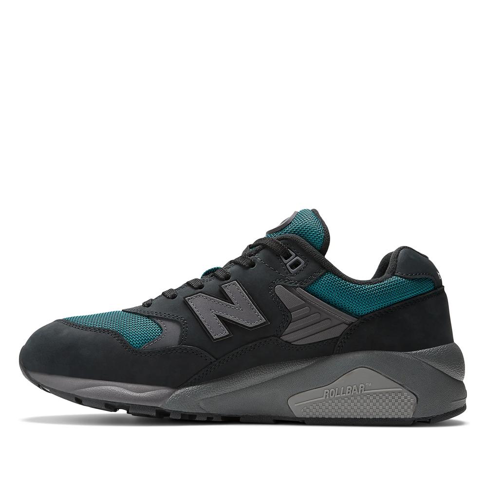 Topánky unisex New Balance MT580VE2 - čierna