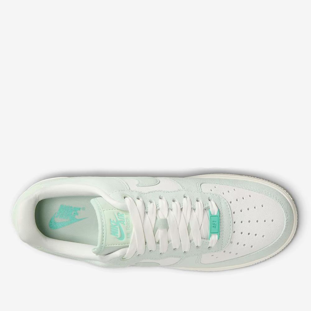 Dámske topánky Nike Air Force 1 '07 SE HQ1497-099 - zelené